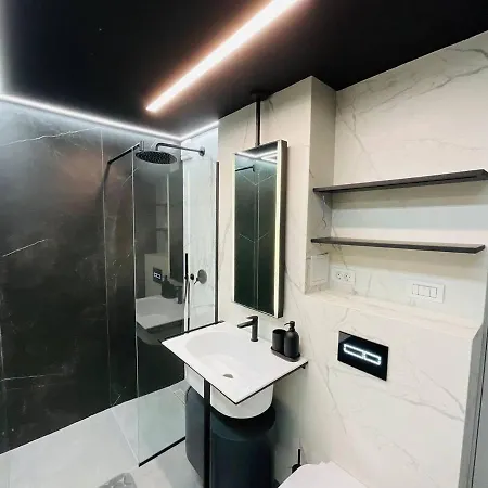 The Hatz - Near National Arena, Decebal, Unirii - Rh Living Bucureşti