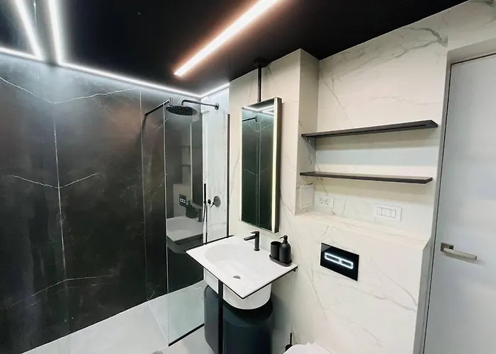 The Hatz - Near National Arena, Decebal, Unirii - Rh Living Бухарест