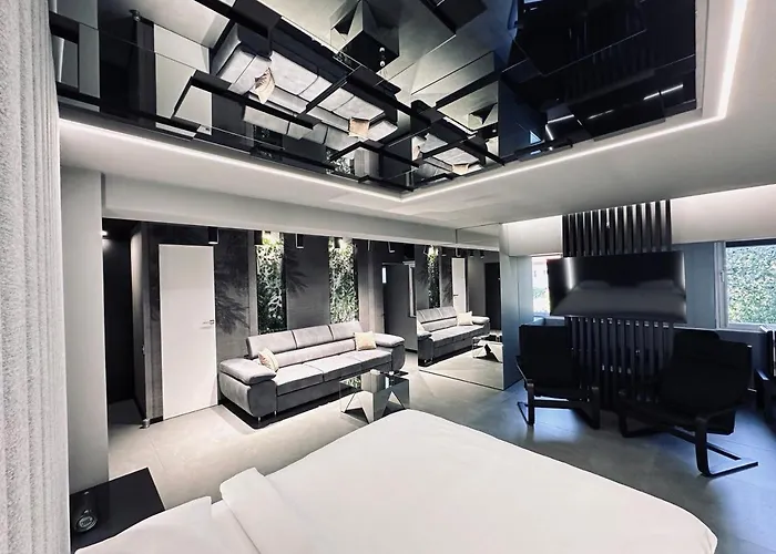 Апартаменти The Hatz - Near National Arena, Decebal, Unirii - Rh Living Бухарест